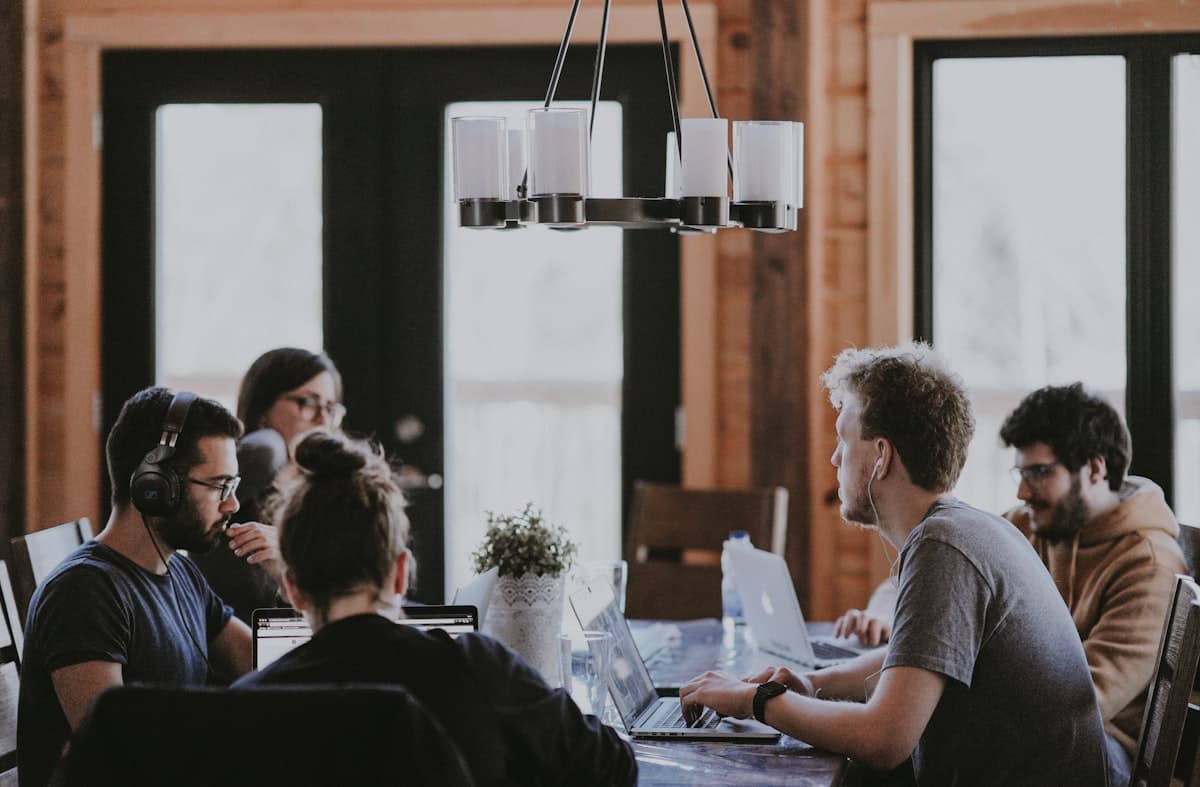 Best CRM for Solopreneurs 2025: Simple, Affordable CRM Picks — illustration