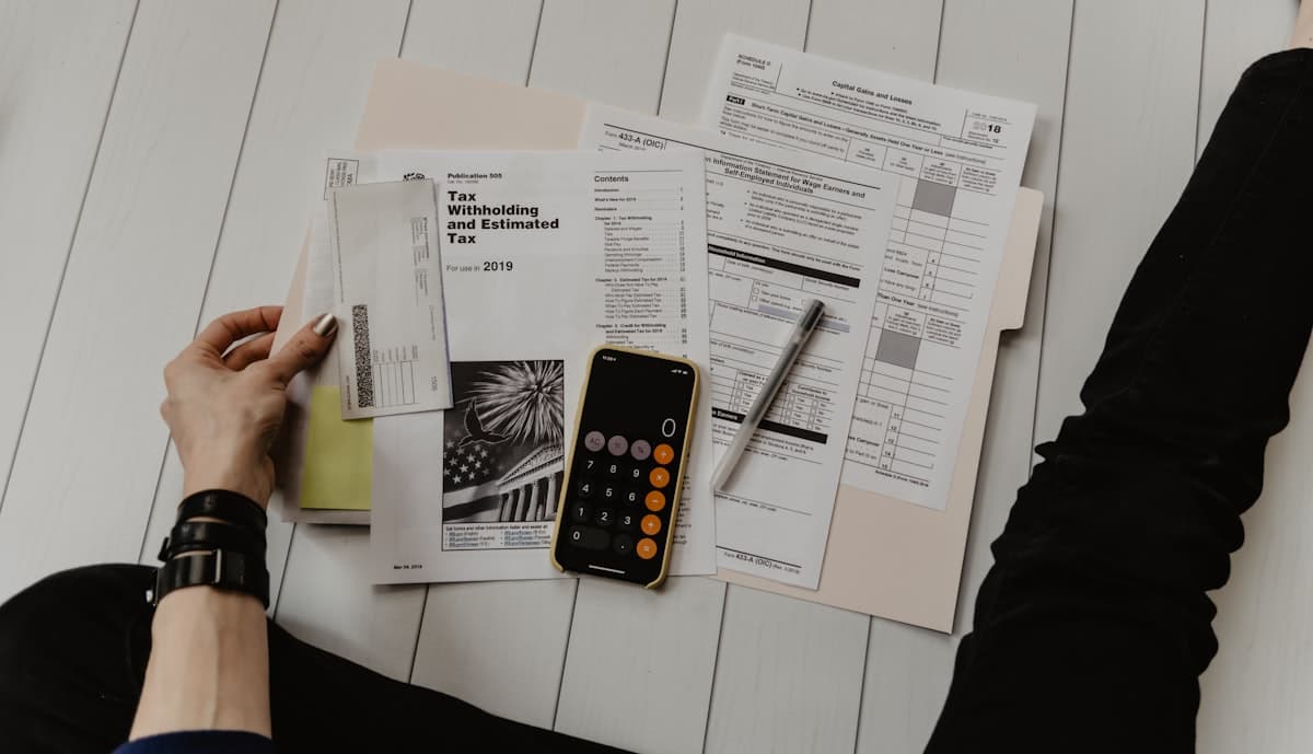 Best Free Invoicing Software for Freelancers 2026 — illustration