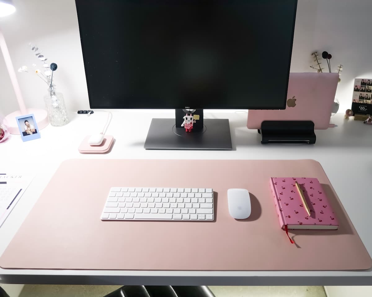 Death of Simple Software: Minimalist Tools to Fight Back — illustration