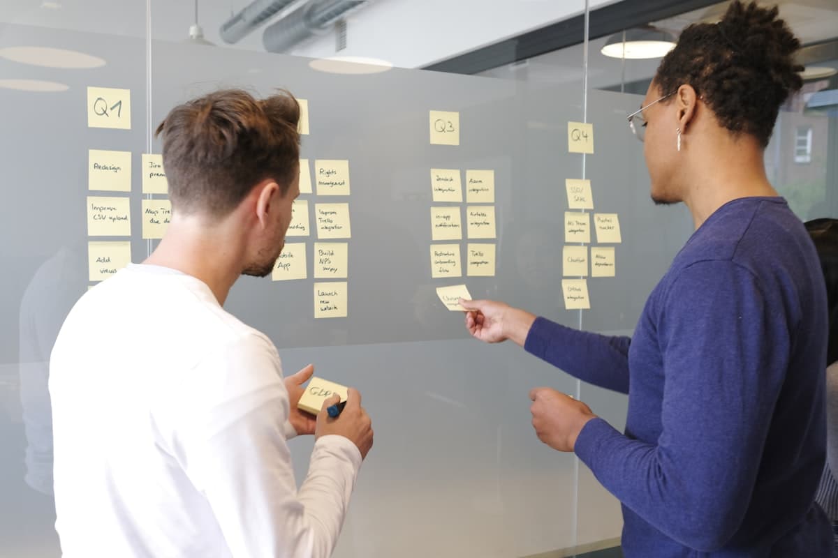 Simple Project Management for Solopreneurs: No Bloat — illustration