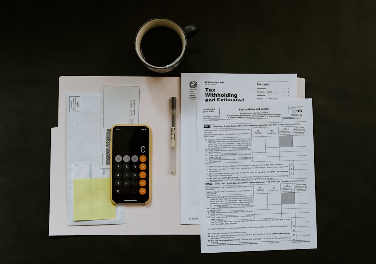 Simple Invoicing Software for Freelancers 2026: Top Picks — illustration